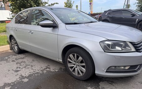 Volkswagen Passat B7, 2011 год, 650 000 рублей, 2 фотография