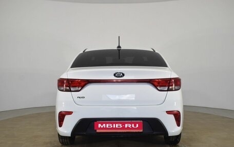KIA Rio IV, 2018 год, 1 090 000 рублей, 6 фотография