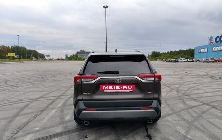 Toyota RAV4, 2020 год, 3 300 000 рублей, 6 фотография