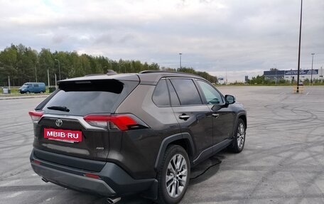 Toyota RAV4, 2020 год, 3 300 000 рублей, 5 фотография