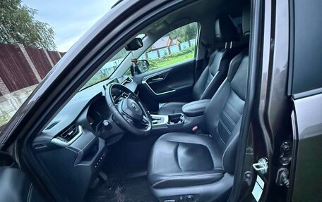 Toyota RAV4, 2020 год, 3 300 000 рублей, 19 фотография