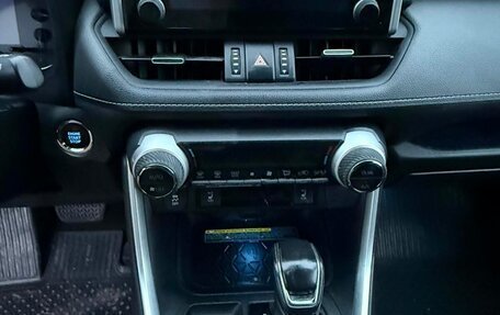 Toyota RAV4, 2020 год, 3 300 000 рублей, 22 фотография