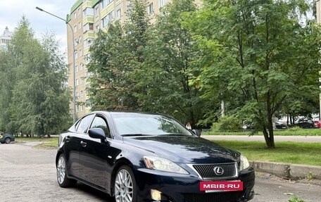 Lexus IS II рестайлинг 2, 2005 год, 1 200 000 рублей, 2 фотография