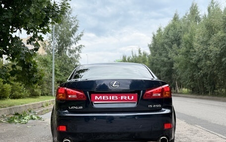 Lexus IS II рестайлинг 2, 2005 год, 1 200 000 рублей, 6 фотография