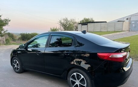 KIA Rio III рестайлинг, 2011 год, 600 000 рублей, 2 фотография
