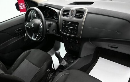 Renault Logan II, 2019 год, 1 095 000 рублей, 13 фотография