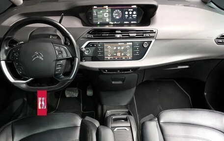 Citroen C4 Picasso II рестайлинг, 2018 год, 1 559 000 рублей, 8 фотография