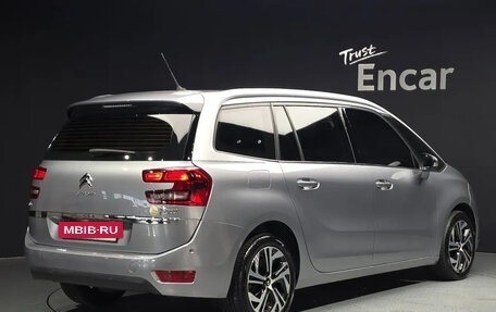 Citroen C4 Picasso II рестайлинг, 2018 год, 1 559 000 рублей, 2 фотография