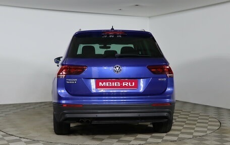 Volkswagen Tiguan II, 2018 год, 2 129 990 рублей, 6 фотография