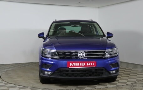 Volkswagen Tiguan II, 2018 год, 2 129 990 рублей, 2 фотография