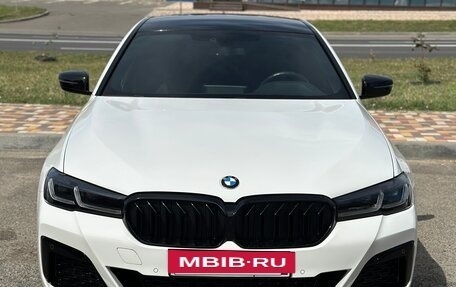 BMW 5 серия, 2018 год, 3 900 000 рублей, 2 фотография