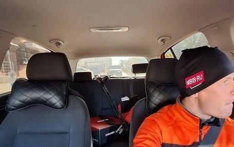 Volkswagen Golf Plus II, 2011 год, 1 499 000 рублей, 30 фотография