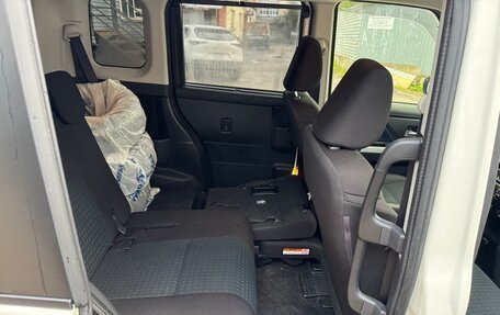 Toyota Roomy I, 2021 год, 1 250 000 рублей, 34 фотография