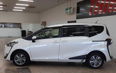 Toyota Sienta II, 2017 год, 980 000 рублей, 4 фотография