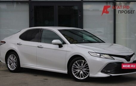 Toyota Camry, 2019 год, 2 840 000 рублей, 3 фотография