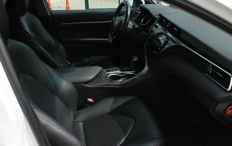 Toyota Camry, 2019 год, 2 840 000 рублей, 15 фотография