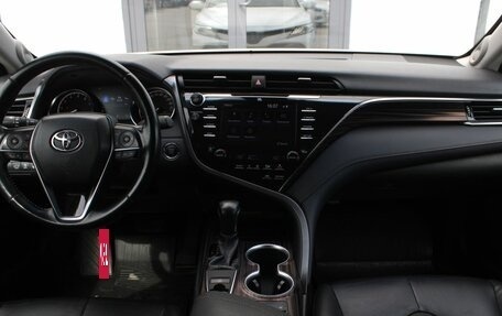 Toyota Camry, 2019 год, 2 840 000 рублей, 16 фотография
