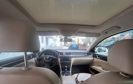 Skoda Superb III рестайлинг, 2013 год, 1 400 000 рублей, 10 фотография