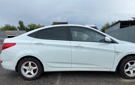 Hyundai Solaris II рестайлинг, 2013 год, 750 000 рублей, 3 фотография