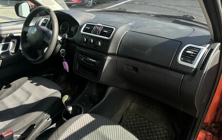 Skoda Fabia II, 2009 год, 299 000 рублей, 9 фотография