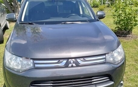 Mitsubishi Outlander III рестайлинг 3, 2013 год, 1 599 000 рублей, 1 фотография
