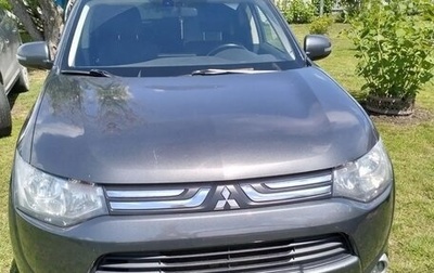 Mitsubishi Outlander III рестайлинг 3, 2013 год, 1 599 000 рублей, 1 фотография