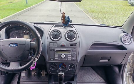 Ford Fiesta, 2006 год, 389 000 рублей, 21 фотография