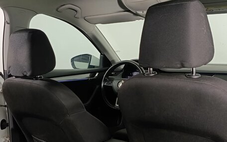 Skoda Octavia, 2019 год, 1 840 000 рублей, 10 фотография