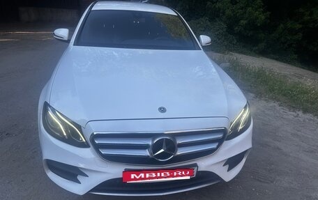 Mercedes-Benz E-Класс, 2019 год, 2 800 000 рублей, 2 фотография