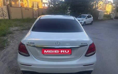 Mercedes-Benz E-Класс, 2019 год, 2 800 000 рублей, 4 фотография