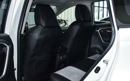 Toyota RAV4, 2021 год, 3 699 000 рублей, 13 фотография