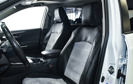 Toyota RAV4, 2021 год, 3 699 000 рублей, 12 фотография