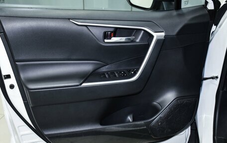 Toyota RAV4, 2021 год, 3 699 000 рублей, 27 фотография