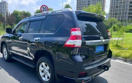 Toyota Land Cruiser Prado 150 рестайлинг 2, 2015 год, 3 350 000 рублей, 4 фотография