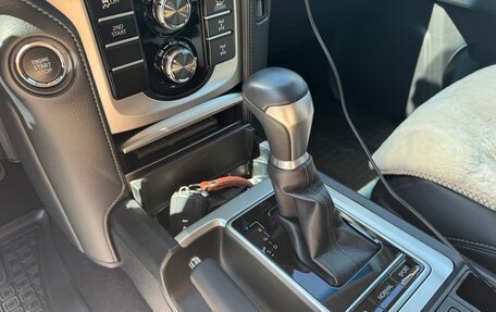 Toyota Land Cruiser Prado 150 рестайлинг 2, 2019 год, 7 000 000 рублей, 8 фотография