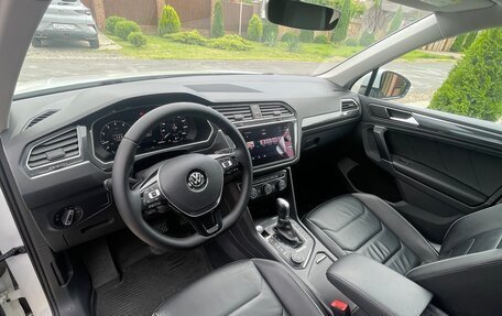 Volkswagen Tiguan II, 2017 год, 2 450 000 рублей, 11 фотография