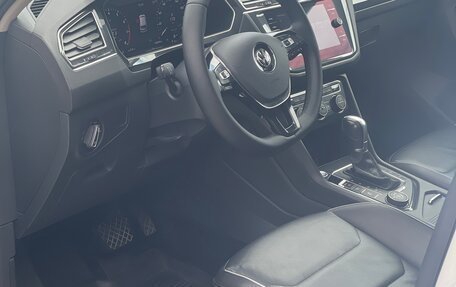 Volkswagen Tiguan II, 2017 год, 2 450 000 рублей, 5 фотография