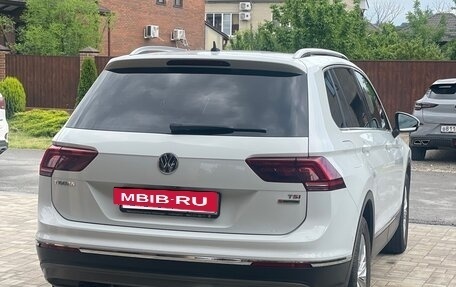 Volkswagen Tiguan II, 2017 год, 2 450 000 рублей, 3 фотография