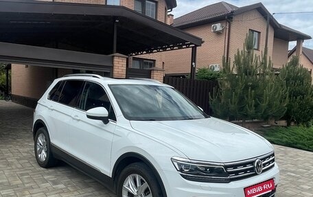 Volkswagen Tiguan II, 2017 год, 2 450 000 рублей, 13 фотография