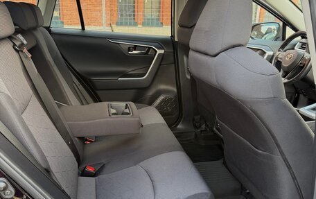 Toyota RAV4, 2021 год, 3 400 000 рублей, 7 фотография