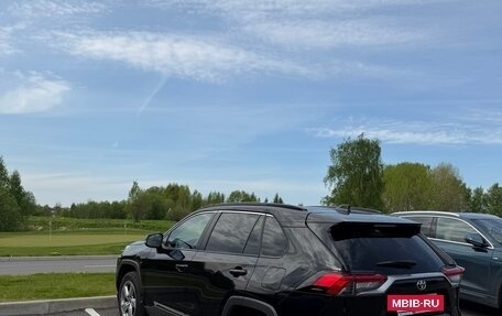 Toyota RAV4, 2021 год, 3 400 000 рублей, 2 фотография