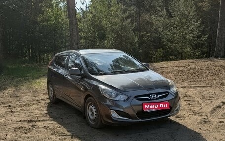 Hyundai Solaris II рестайлинг, 2011 год, 500 000 рублей, 1 фотография