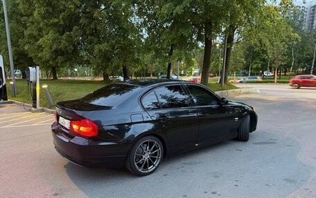 BMW 3 серия, 2011 год, 2 200 000 рублей, 3 фотография