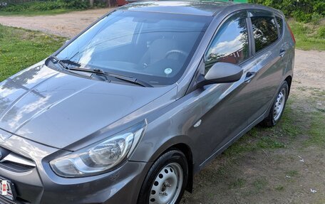 Hyundai Solaris II рестайлинг, 2011 год, 500 000 рублей, 3 фотография