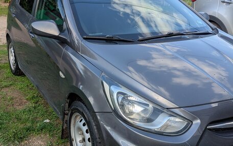 Hyundai Solaris II рестайлинг, 2011 год, 500 000 рублей, 4 фотография