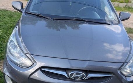 Hyundai Solaris II рестайлинг, 2011 год, 500 000 рублей, 2 фотография