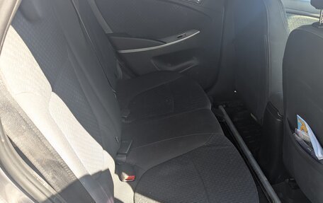 Hyundai Solaris II рестайлинг, 2011 год, 500 000 рублей, 13 фотография