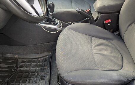 Hyundai Solaris II рестайлинг, 2011 год, 500 000 рублей, 9 фотография