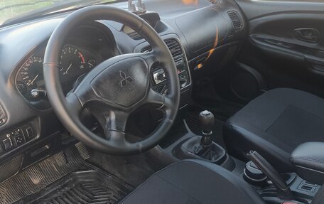 Mitsubishi Carisma I, 2002 год, 240 000 рублей, 17 фотография