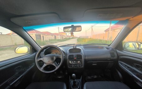 Mitsubishi Carisma I, 2002 год, 240 000 рублей, 27 фотография